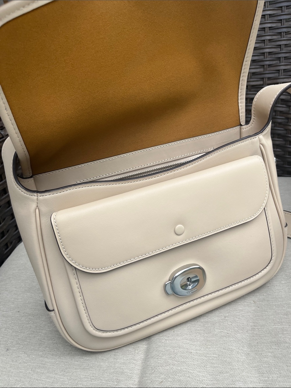 NWOT Coach Tabby Messenger Ivory Crossbody Bag - Picture 11 of 15
